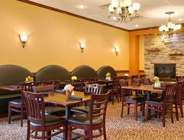 Hotel Ramada Convention Center Eau Claire Restaurant photo